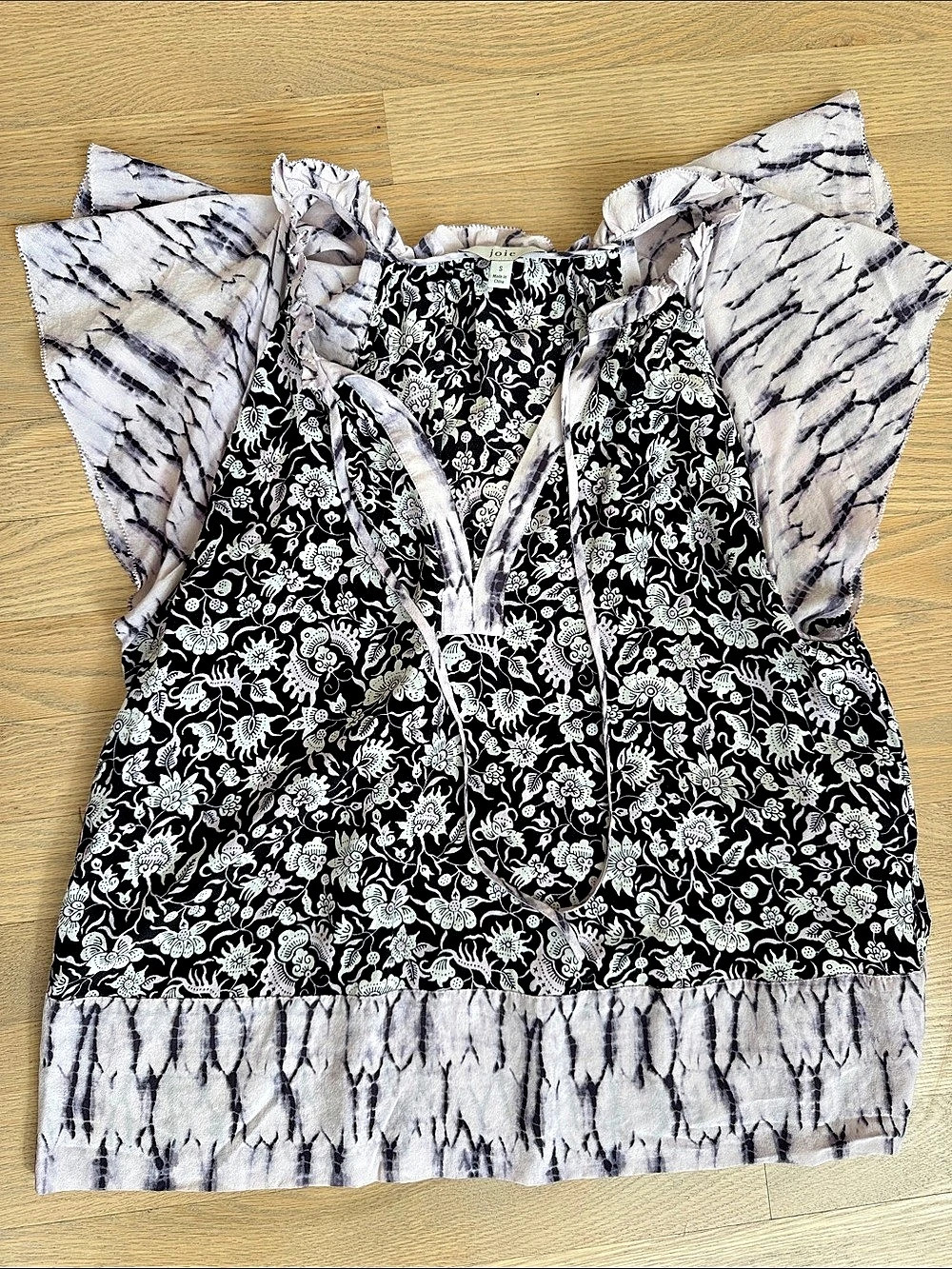 Joie Floral Silk Blouse in Black & White Small Like New
